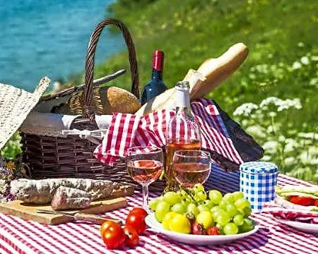 فندق مبيت وإفطار Peniche Caroline, Climatisees, Petit Dejeuner Compris, Cyclistes Bienvenus كابيستانج
